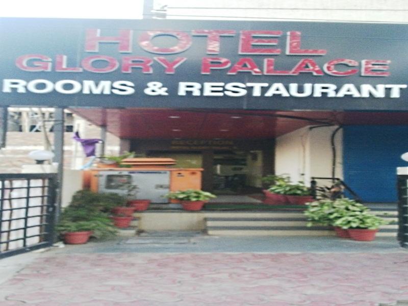 Oyo 11945 Hotel Glory Palace อินดอร์ ภายนอก รูปภาพ