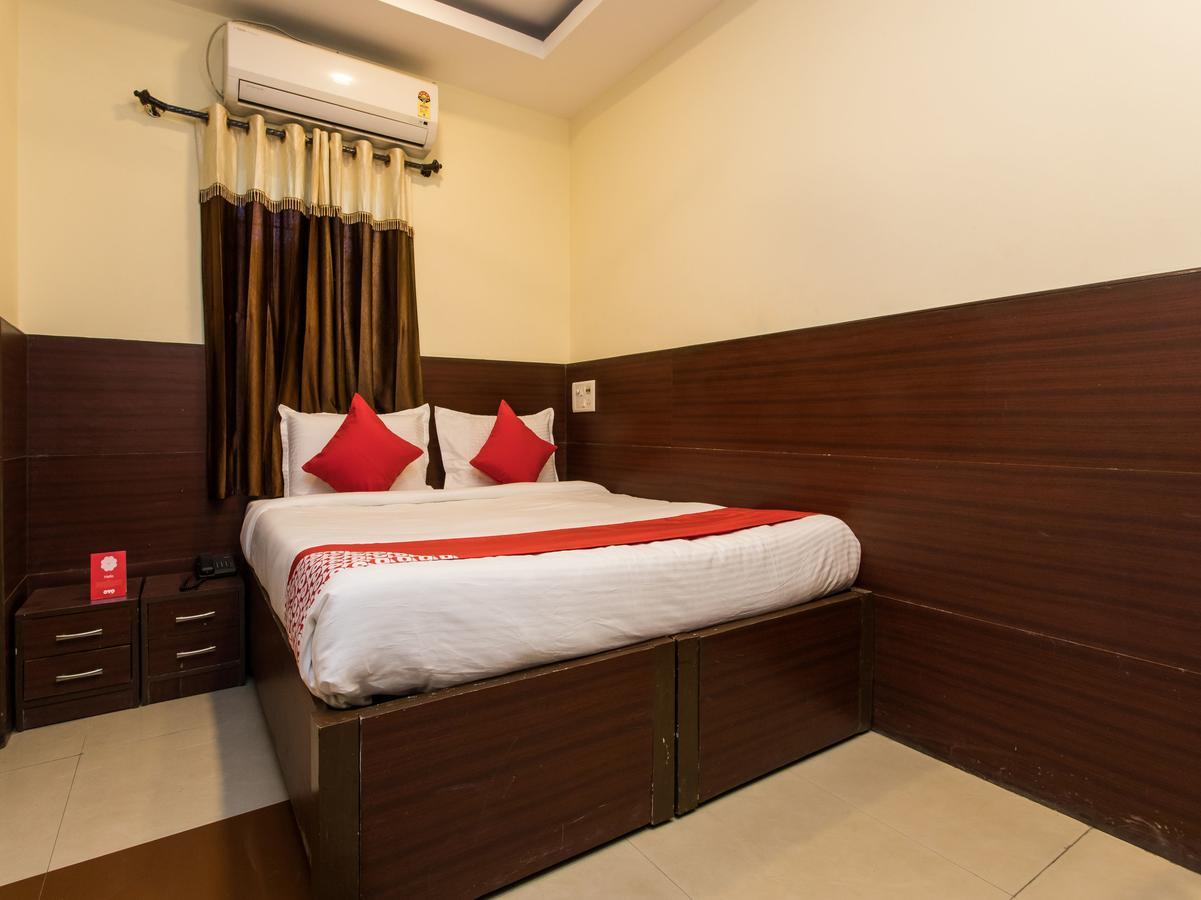 Oyo 11945 Hotel Glory Palace อินดอร์ ภายนอก รูปภาพ