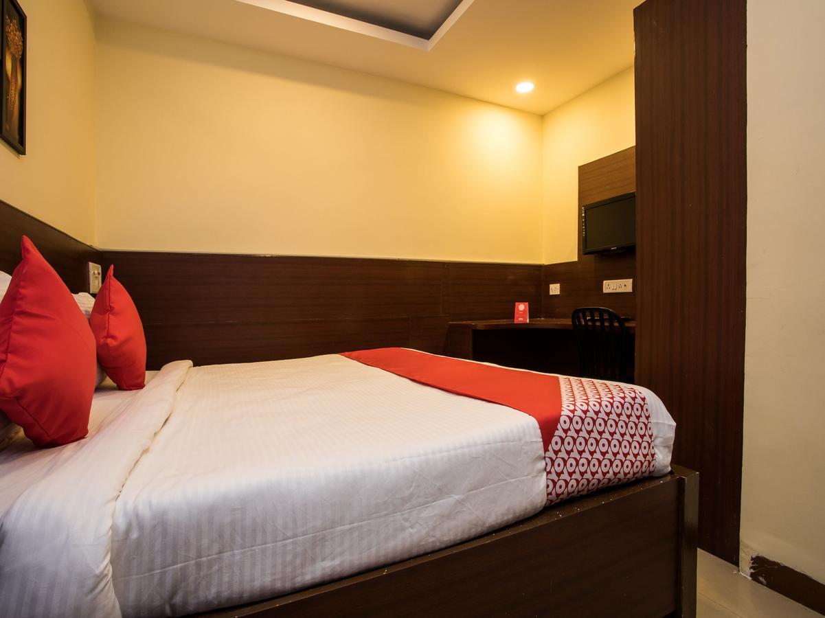 Oyo 11945 Hotel Glory Palace อินดอร์ ภายนอก รูปภาพ