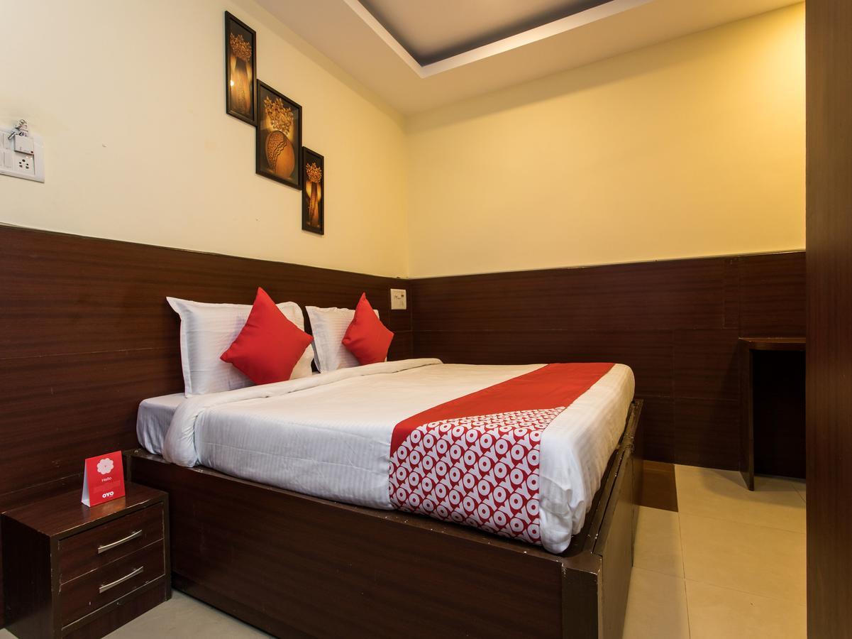 Oyo 11945 Hotel Glory Palace อินดอร์ ภายนอก รูปภาพ