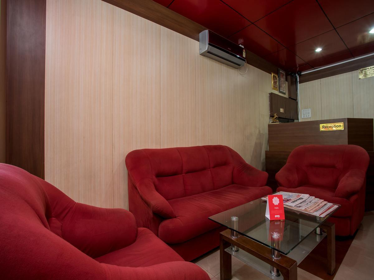 Oyo 11945 Hotel Glory Palace อินดอร์ ภายนอก รูปภาพ